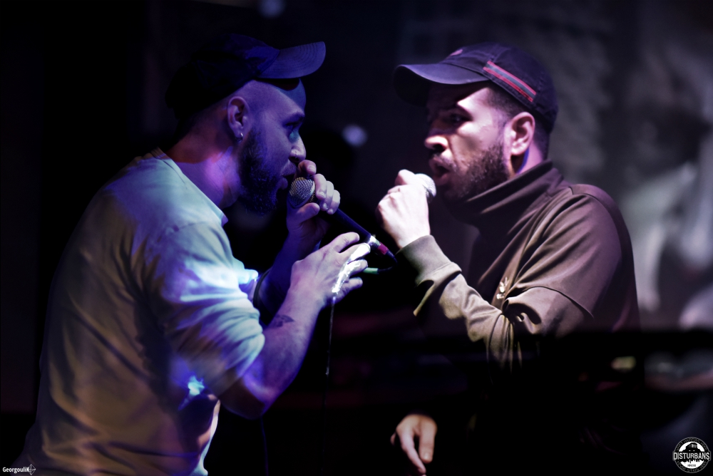 Κάτω Από το Γείσο - Αν προσέξεις φαίνονται τα πάντα