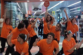 Οι χορευτές της Hoodgroove έδωσαν παλμό στο The Mall Athens