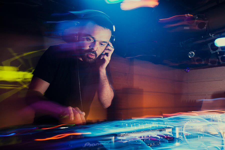 Mιλήσαμε με τον FleCK, πριν την μεγάλη συναυλία με τους Dub Pistols!