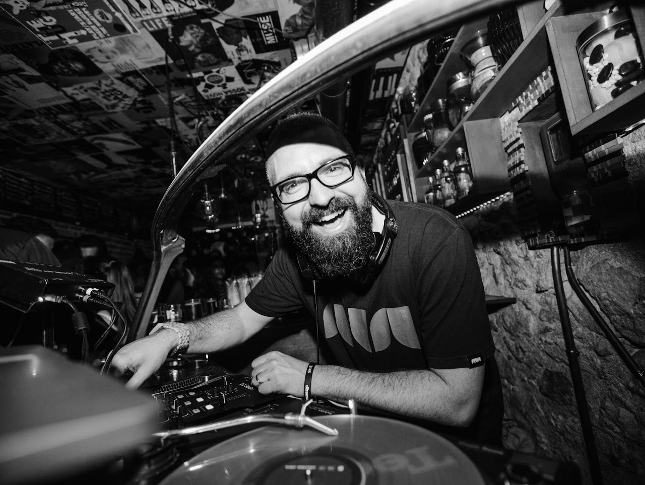 O Frenic μας λέει το top 10 των αγαπημένων του άλμπουμ